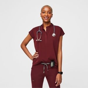 Figs Rafaela Oversized Scrub Top in Burgundy size Small